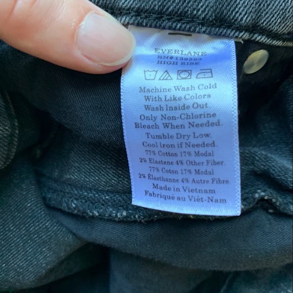 Everlane • Authentic Stretch Washed Black Ankle Jeans - Picture 5 of 5